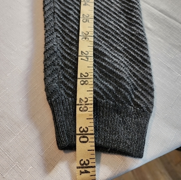 Orvis‎ Women's Medium Gray Wool Crew Neck Sweater - Picture 9 of 11